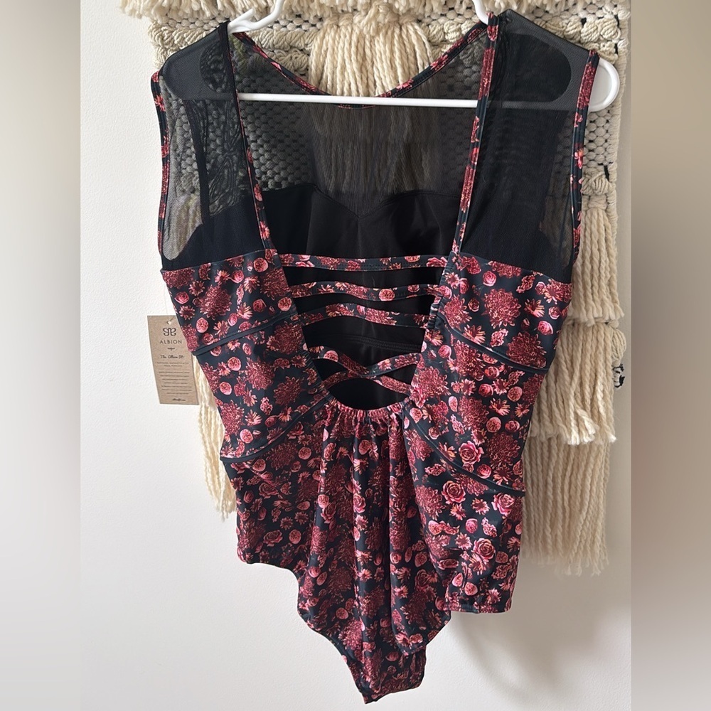 NWT Albion The Piper One Piece Mesh Swimsuit in Pink Ditzy Floral Size XL - Picture 6 of 7